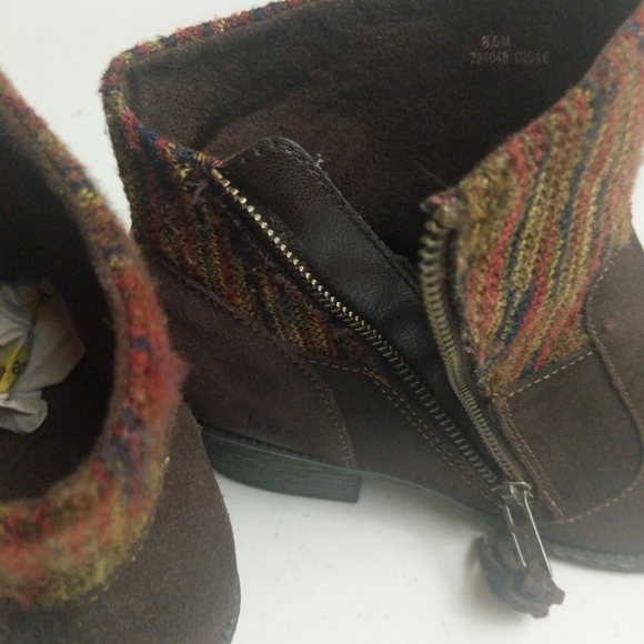 BOC Leather 8.5 Womens Ankle Boot Brown Zip Tassel Bendell Knit Upper 2" Heel - Picture 13 of 16